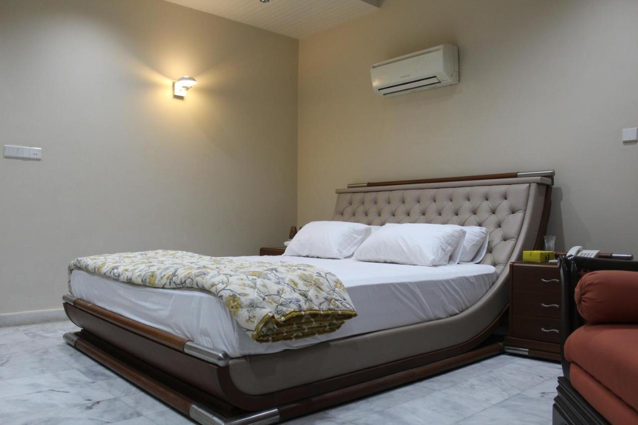 Hotel State Residency บาฮาวัลปูร์ ภายนอก รูปภาพ