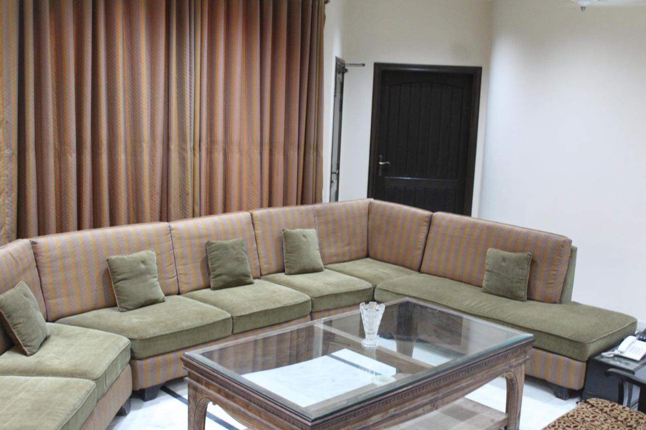 Hotel State Residency บาฮาวัลปูร์ ภายนอก รูปภาพ